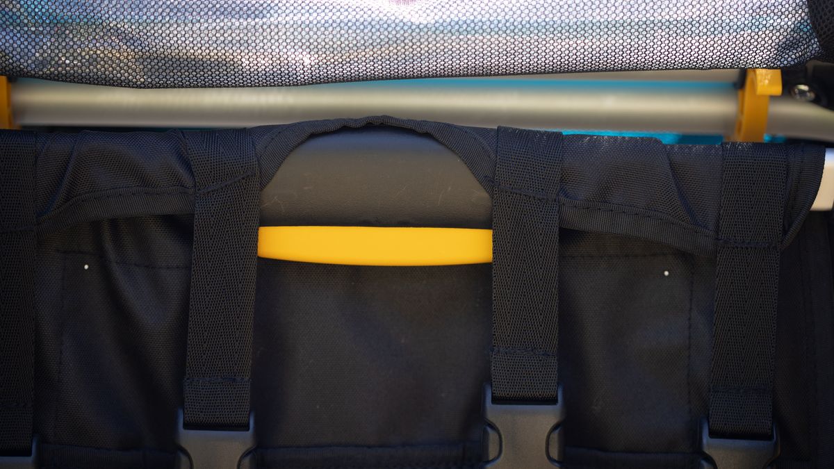 Burley D&rsquo;Lite X bike trailer back of seat adjuster