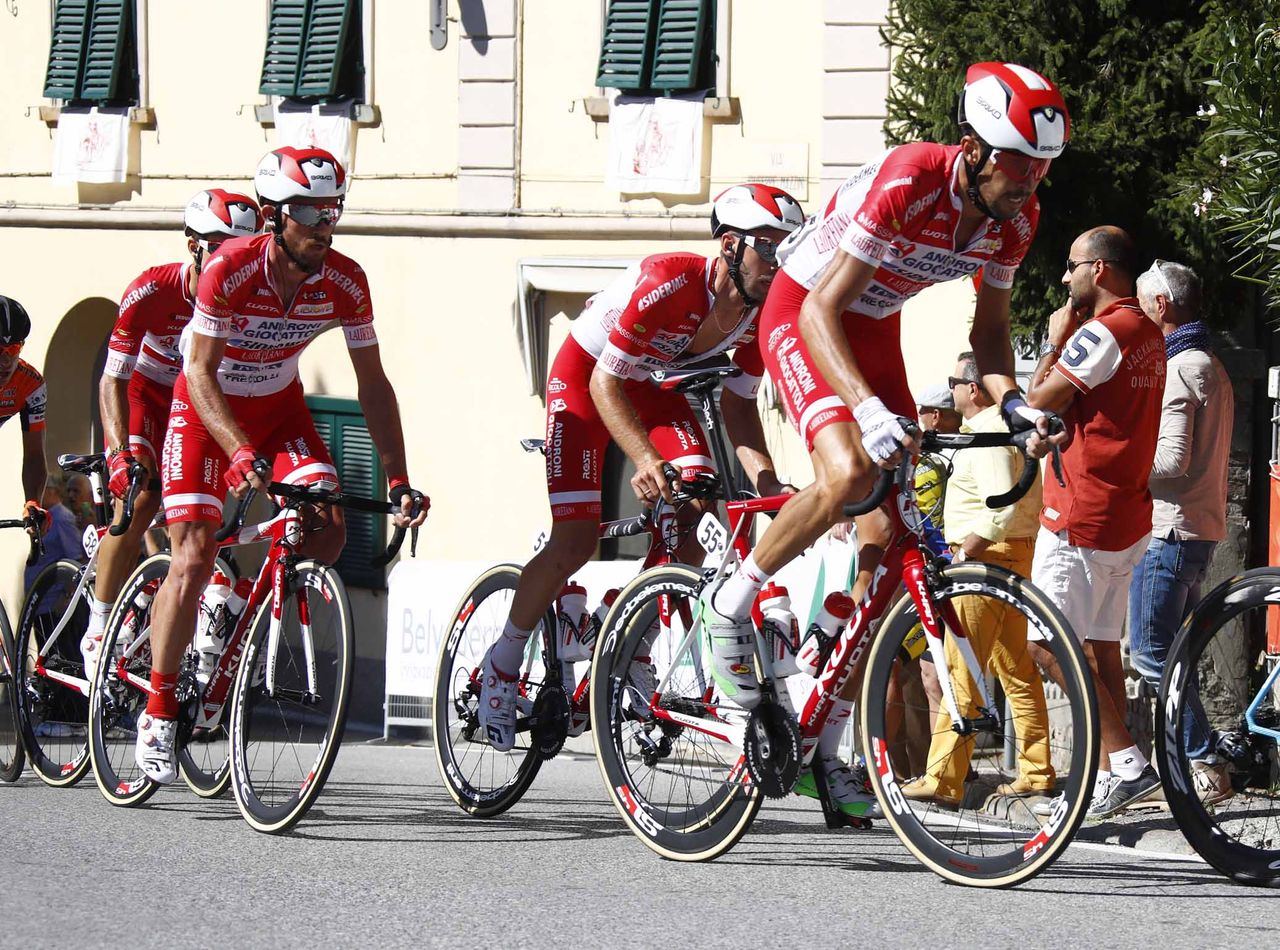 Androni-Sidermec lead the chase at the Coppa Sabatini.