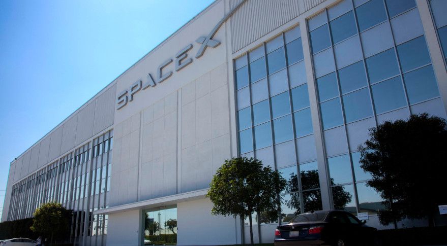 SpaceX&#039;s headquarters in Hawthorne, California.