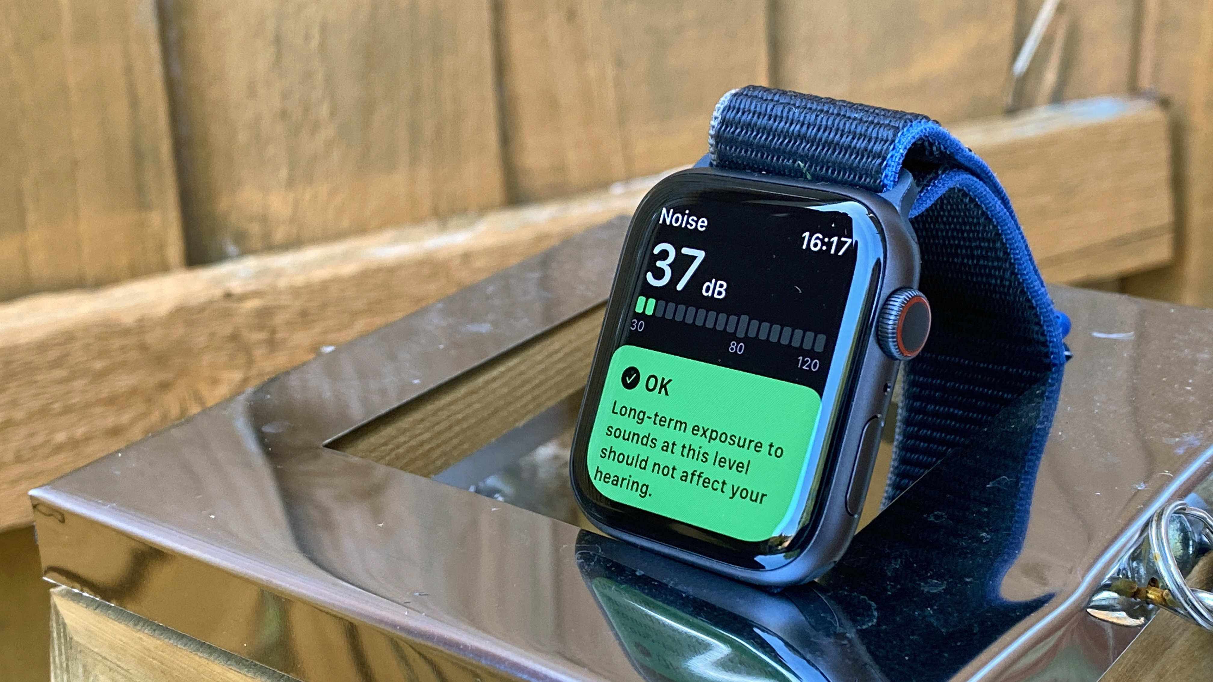 Apple Watch SE: the smartwatch with its material band