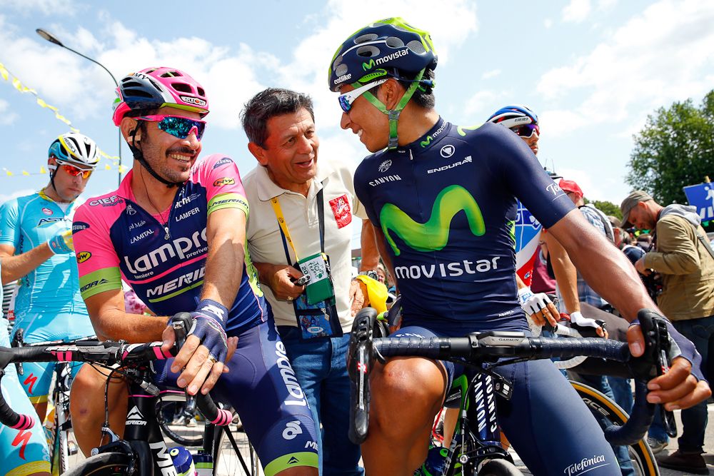 Nairo Quintana (Movistar) and Jose Serpa (Lampre-Merida) chat before the stage starts.