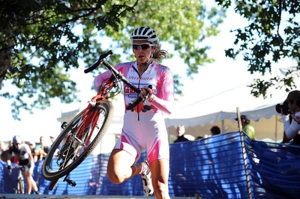 Meredith Miller (Cal Giant - Specialized) tackles a barrier section.