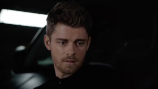 Lincoln Campbell (Luke Mitchell) prepares for a mission on Agents of S.H.I.E.L.D.