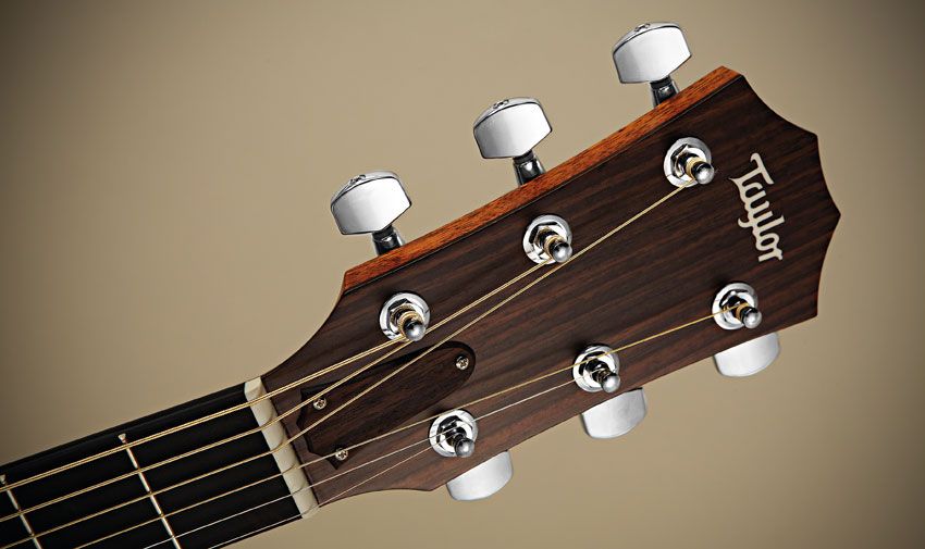 The Tusq nut and compensated saddle means excellent intonation and stability