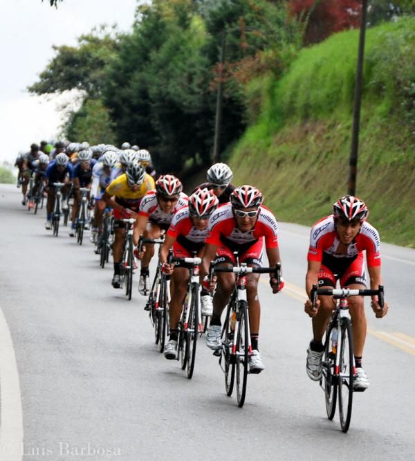 Gw Shimano-Chec-Envia move to the front of the bunch