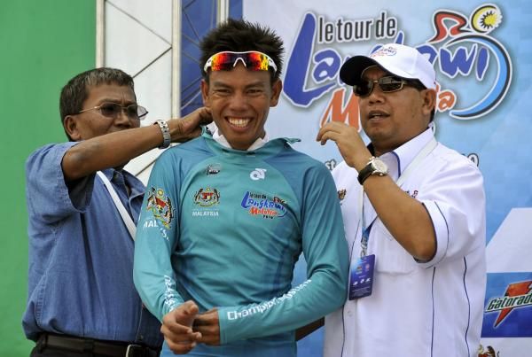 A very happy Anuar Manan (Geumsan Ginseng Asia) still leads the Asian rider overall and points classifications