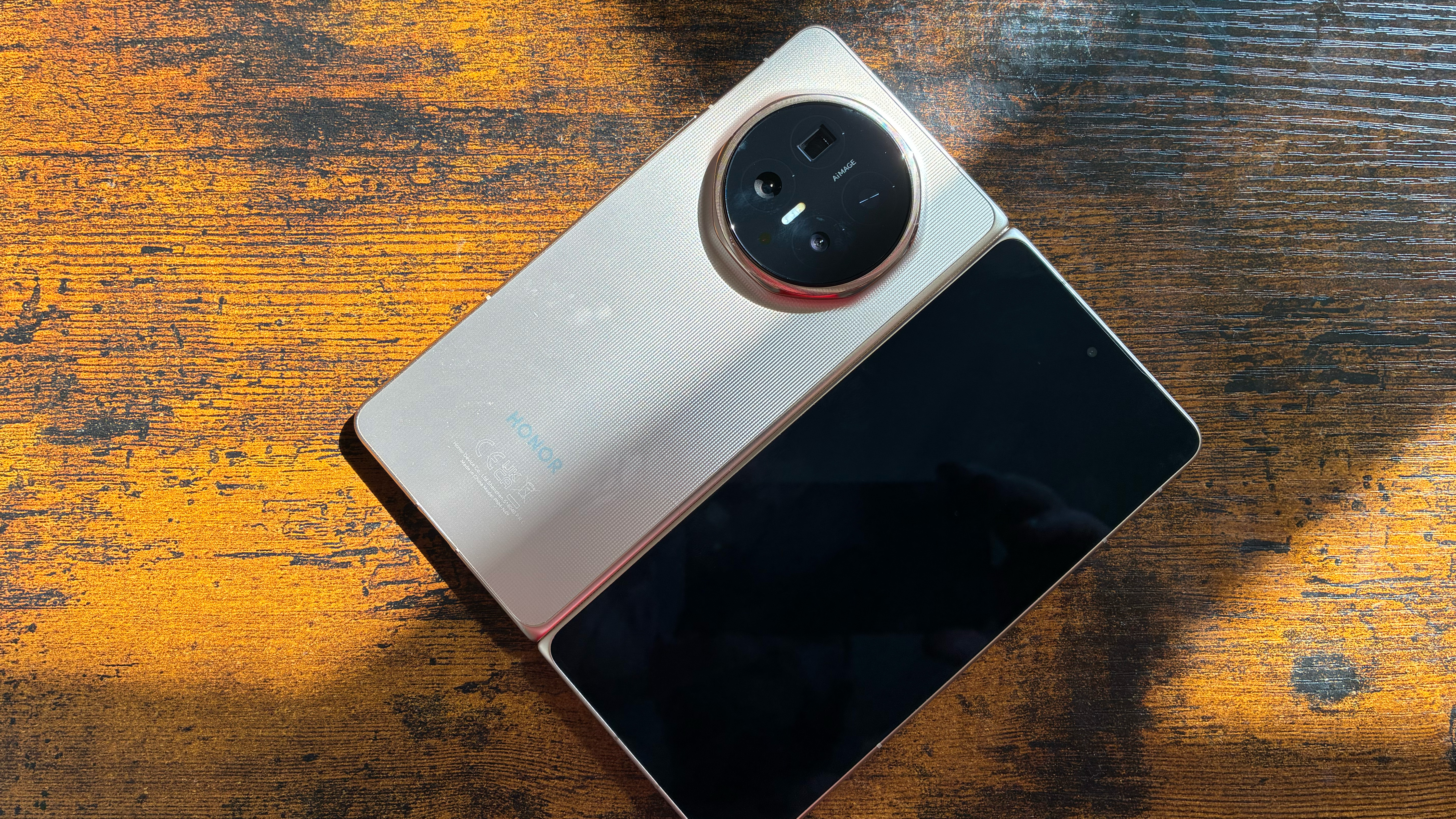 The Honor Magic V6 on a desk