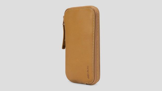 Incase Leather Zip Wallet