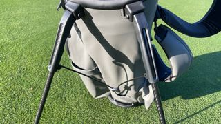 Vessel Player V Stand Bag legs