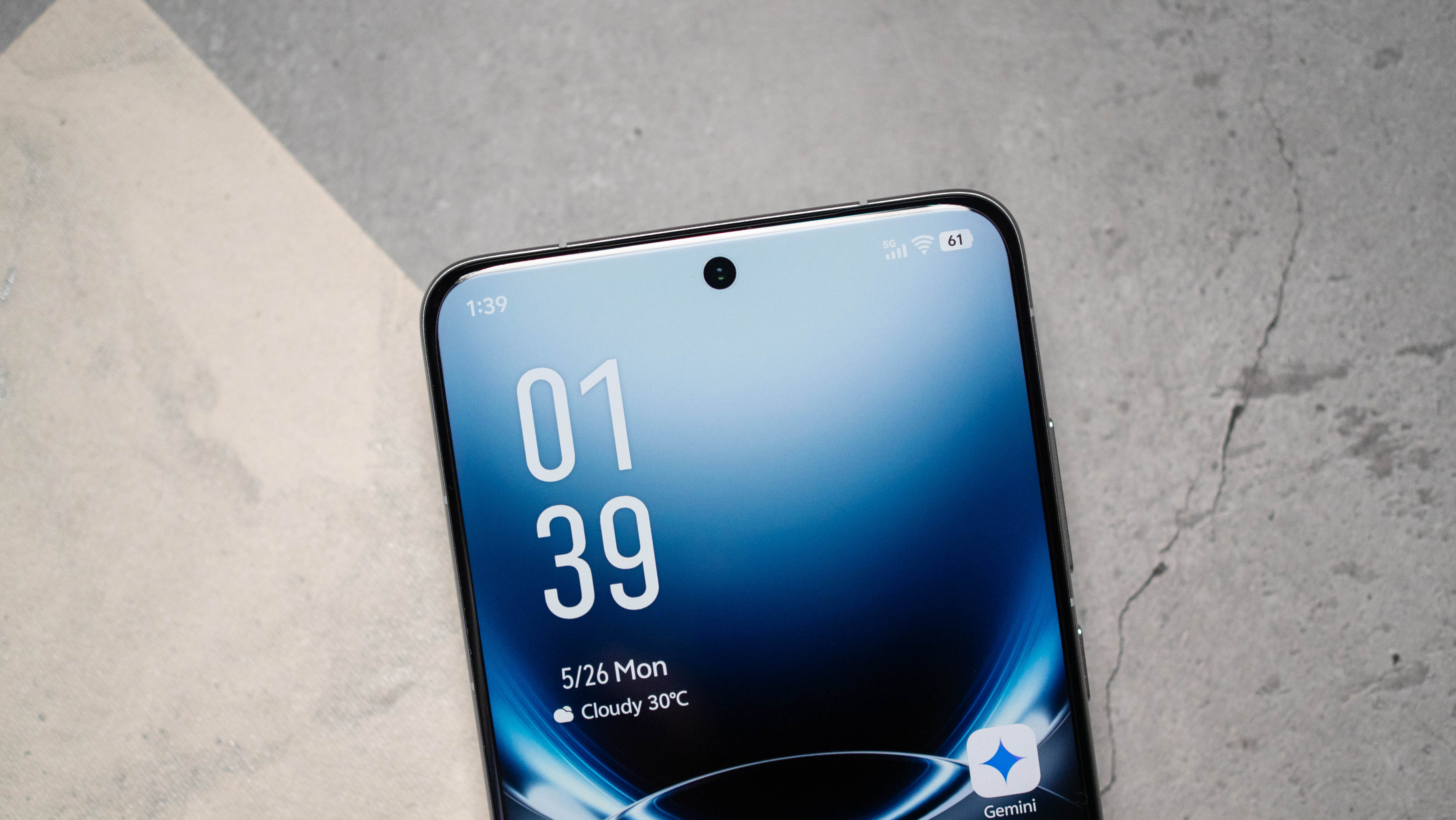 Vivo X200 Ultra home page with icons