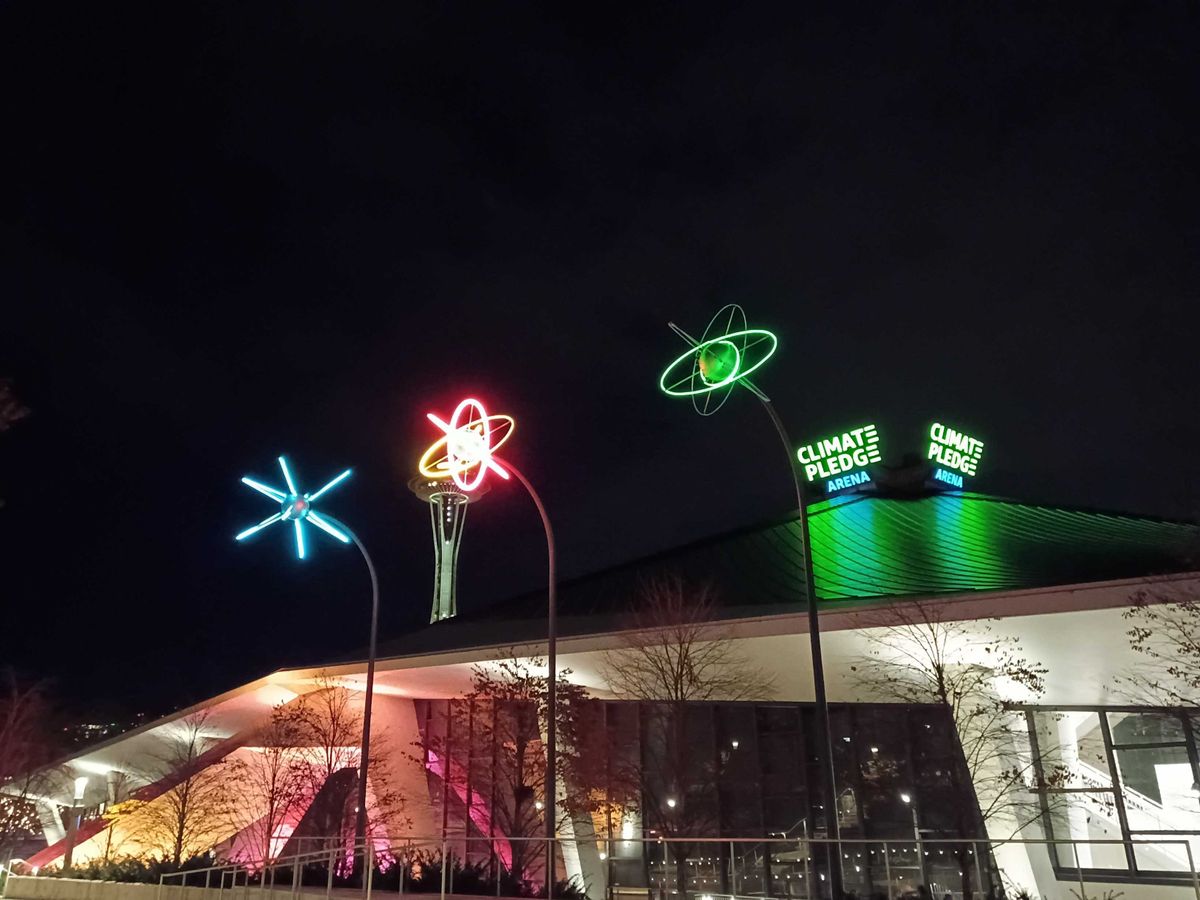 A building at night with light fixtures