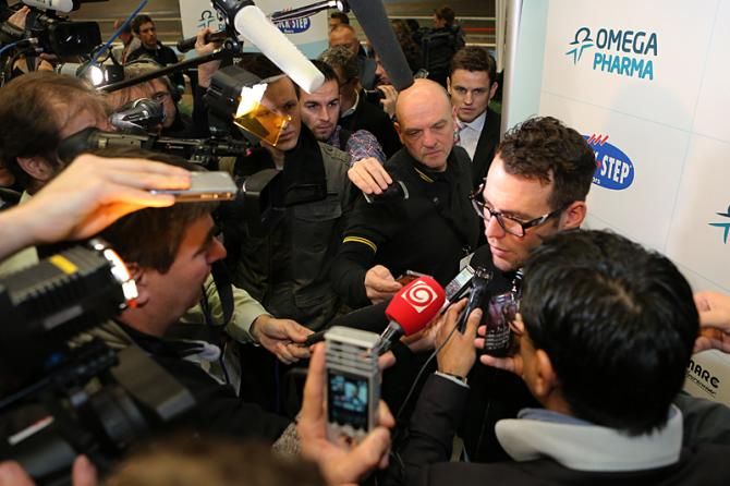 The press descends upon Mark Cavendish