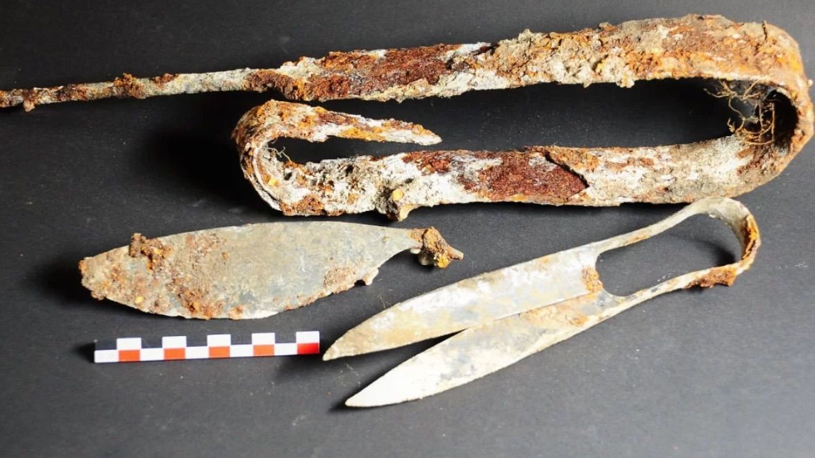 2.300 Jahre alte Schere und „gefaltetes“ Schwert in keltischem Feuerbestattungsgrab in Deutschland entdeckt