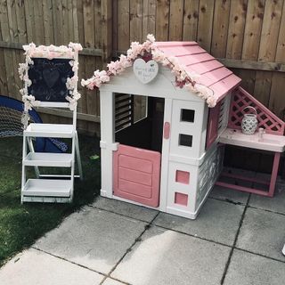 diy fan shows how to transform an old plastic playhouse with a tin of paint