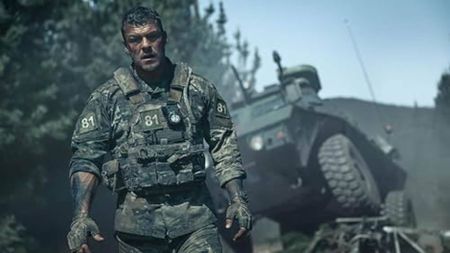 Alan Ritchson in War Machine 