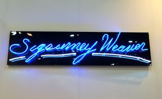 Neon light sign