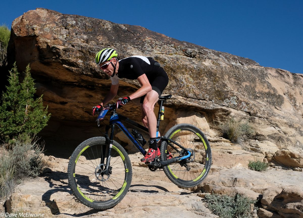 Rob Squire (Felt Assos) riding in the top three early in the contest