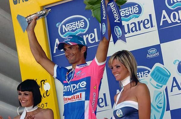 Daniele Bennati (Lampre-Fondital) on the stage winner's podium