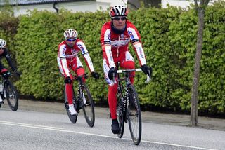Giro favourite Joaquim Rodriguez (Katusha) recons the opening stage time trial route in Herning, Denmark.