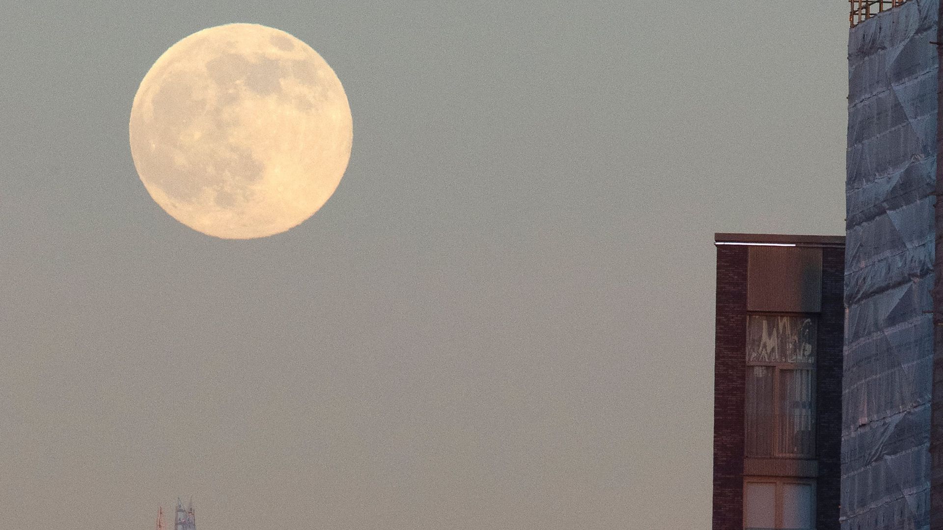 The Wolf Moon over London in 2022