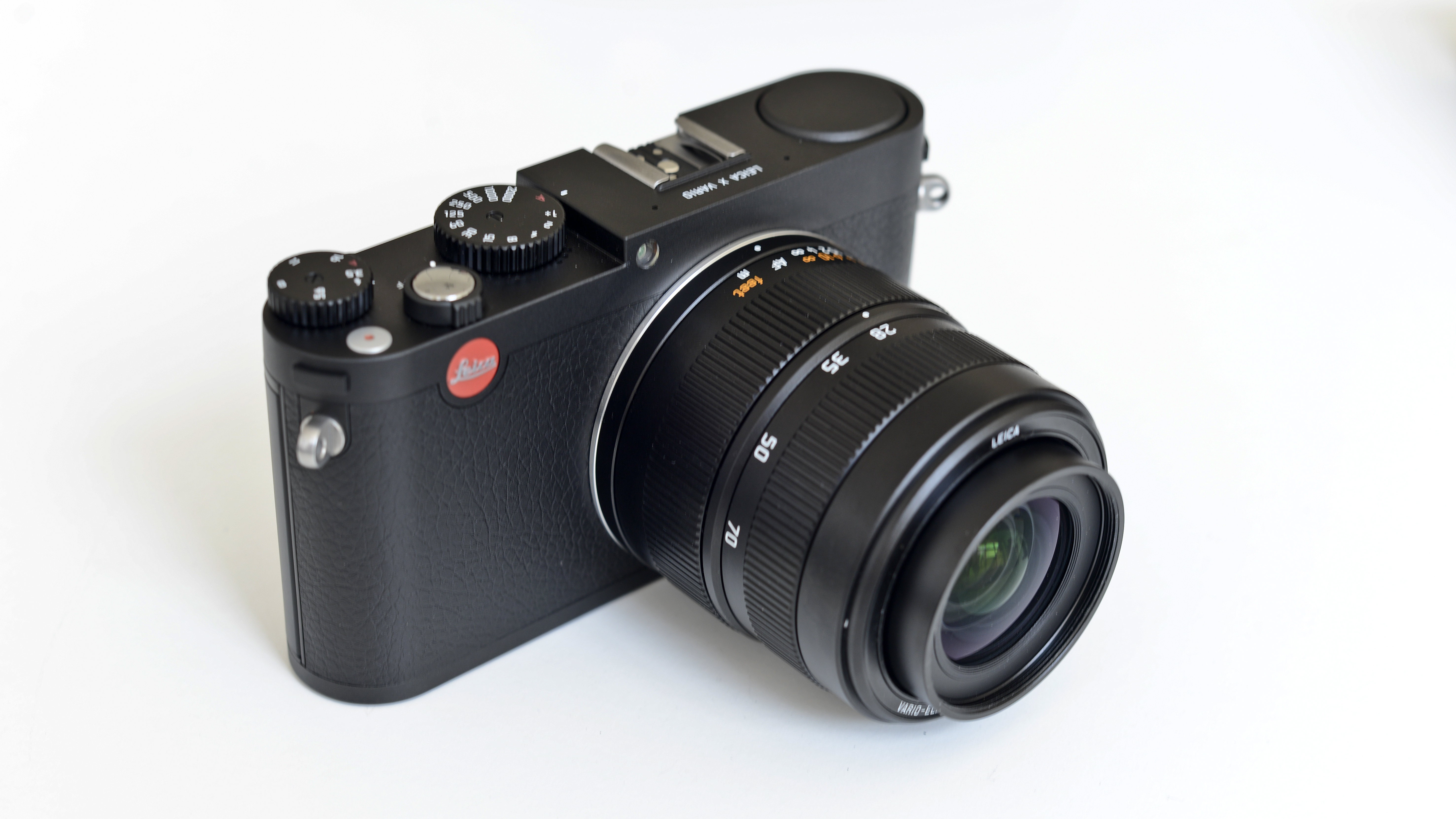 Leica announces new APS-C format compact camera