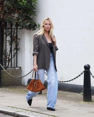 Jeans with boots celebrities: Sienna Miller