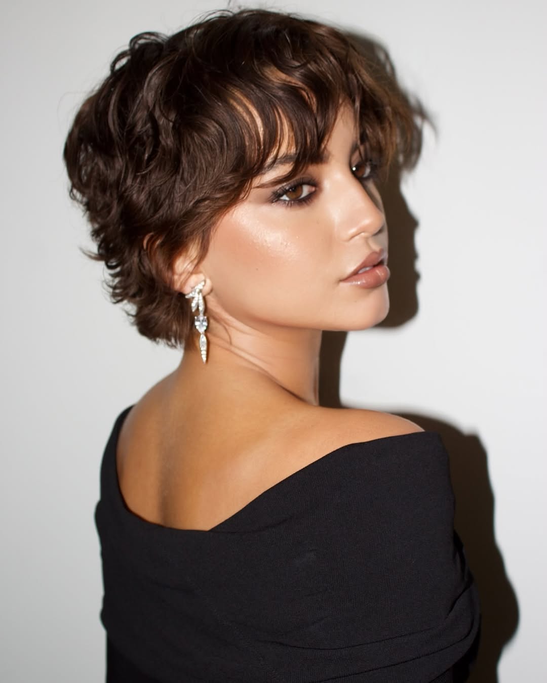 A '90s bixie cut on Isabela Merced