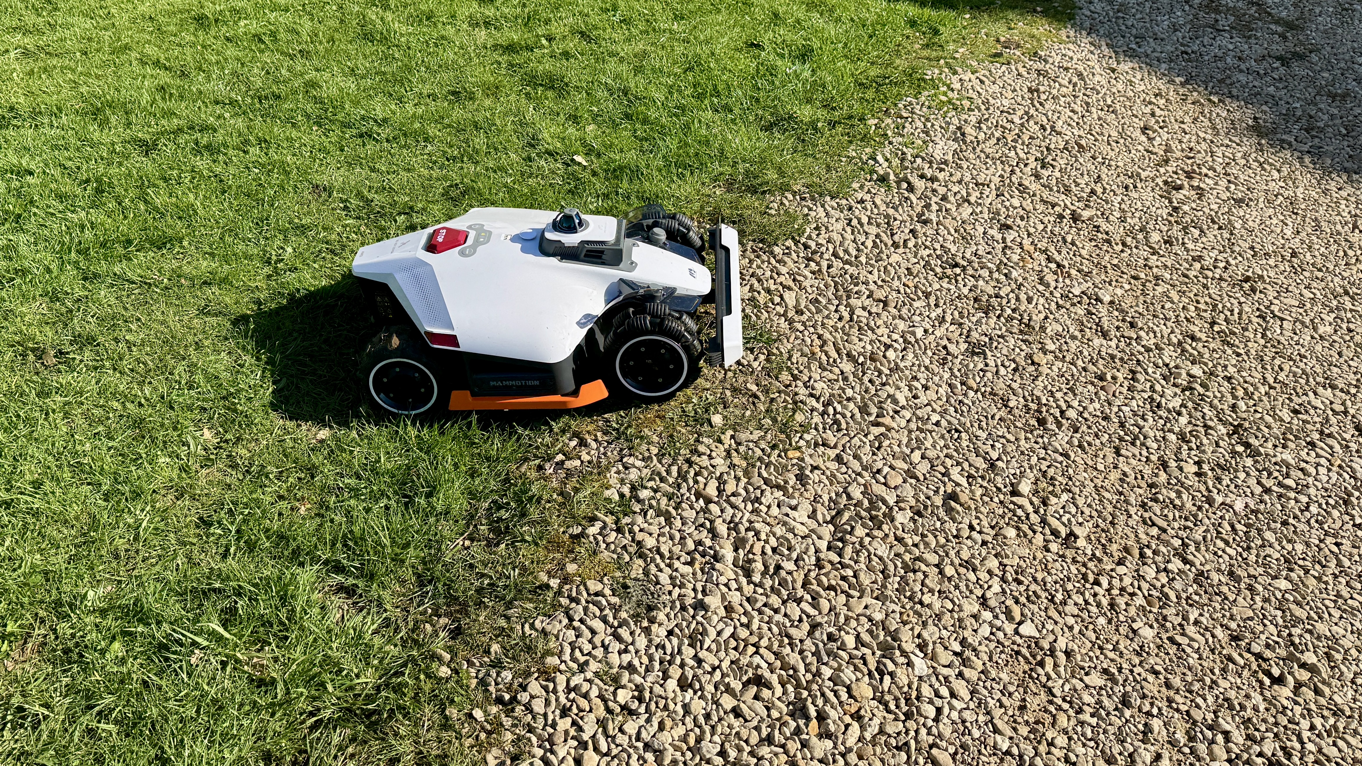 Mammotion LUBA 3 AWD 3000 robot lawn mower