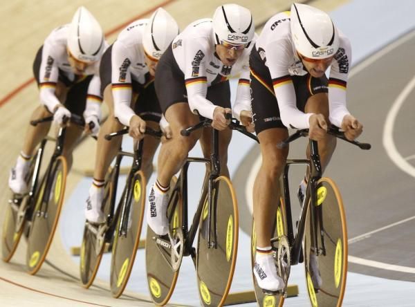 The German team including Robert Bartko clocked an average speed of 58.237 km/h.