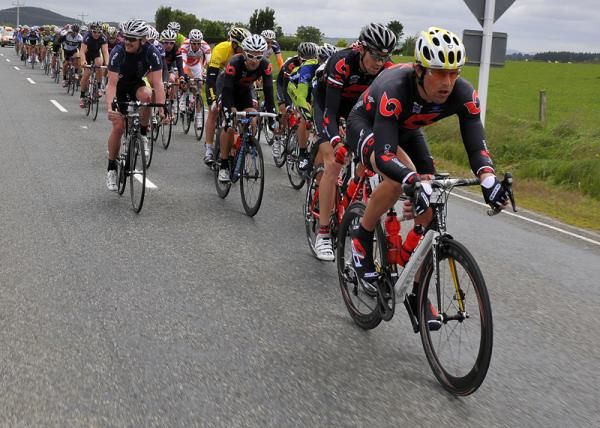 Paul Odlin (Calder Stewart BikeNZ National team) sets the pace at the head of the peloton.