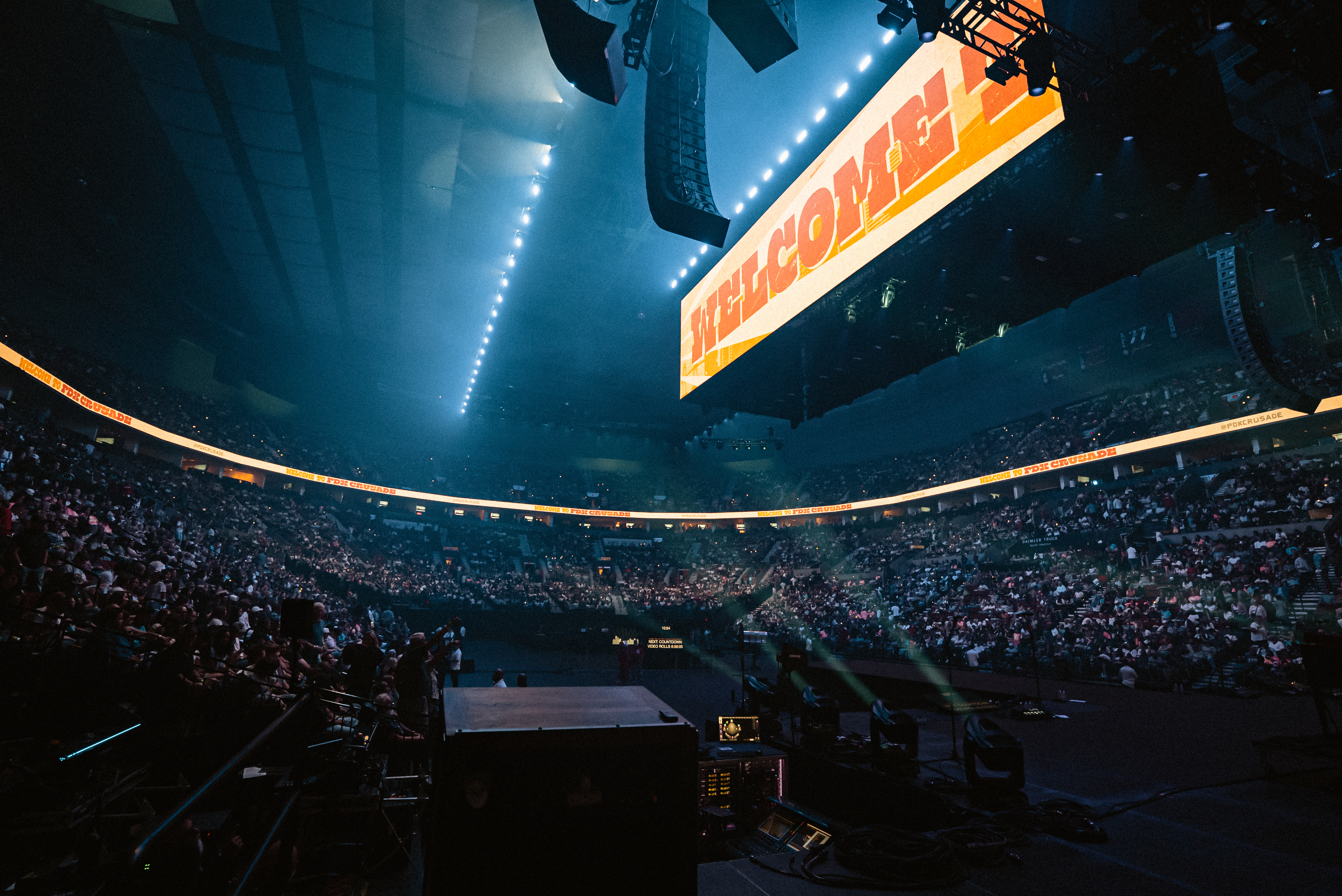 JBL VTX Systems Deliver Clarity for First-Ever PDX Crusade at Moda Center.