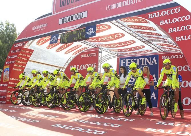 Team Fantini Vini - Selle Italia at the start