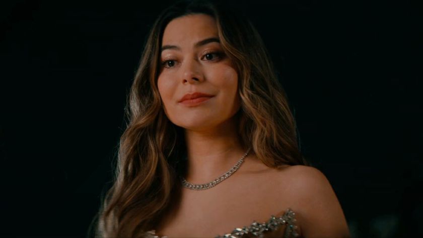 Miranda Cosgrove as Dawn looking quizzical in The Wrong Paris. 