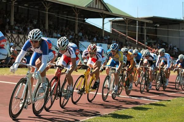 The riders are strung out during the men's wheel race.