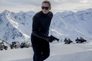 Spectre Daniel Craig snow.jpg