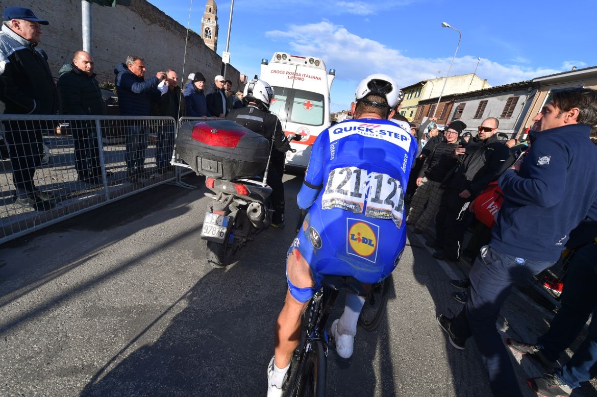 Fernando Gaviria (Quick-Step Floors) crashed heavily on stage 6 of Tirreno-Adriatico