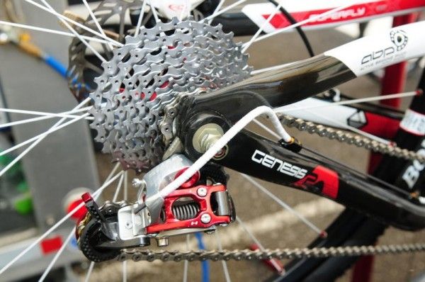 According to Gary Fisher, the new Superfly 100 frame uses no aluminum hard points - all pivots and mounting points are carbon fiber.