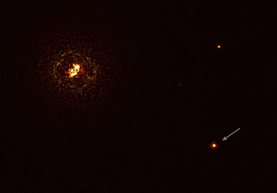 Record-breaking alien planet spotted circling massive, superhot star duo AACCwNVbTGinb3r2UGjMDg-970-80.jpg