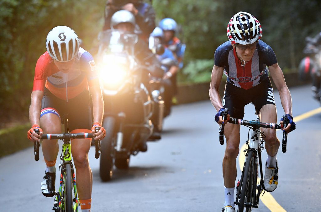 Mara Abbott (USA) with Annemiek van Vleuten (Netherlands) on the Vista Chinesa