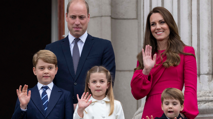 Prince William, Duke of Cambridge and Catherine, Duchess of Cambridge with Prince George of Cambridge, Prince Louis of Cambridge and Princess Charlotte of Cambridge stand on the balcony at Buckingham Palace at the end of the Platinum Pageant on The Mall on June 5, 2022 in London, England. The Platinum Jubilee of Elizabeth II is being celebrated from June 2 to June 5, 2022, in the UK and Commonwealth to mark the 70th anniversary of the accession of Queen Elizabeth II on 6 February 1952