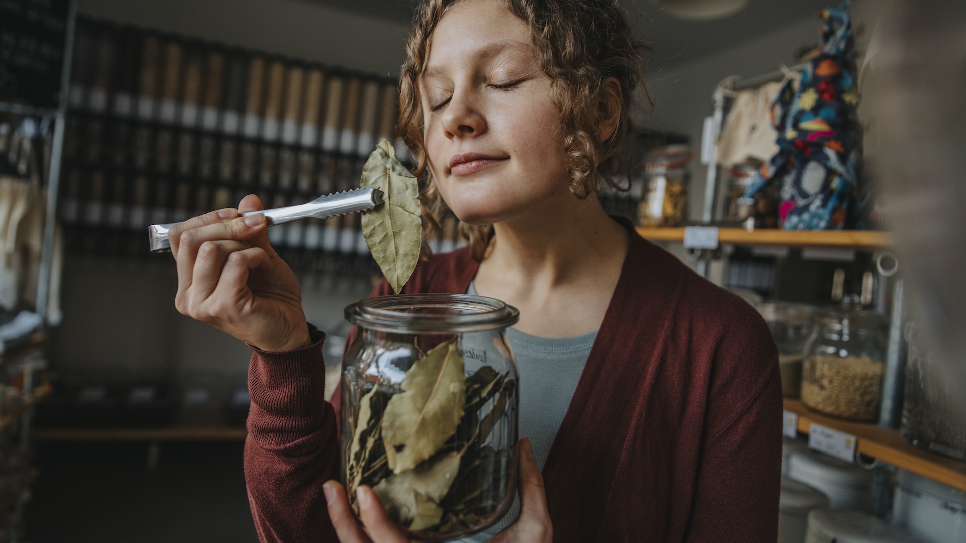 Do bay leaves actually add flavor, or is it all a con?