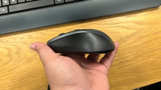 Trust Trezo Comfort Wireless Mouse held in a hand