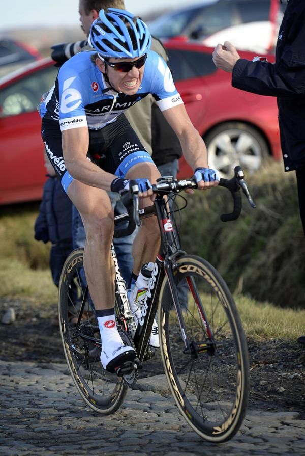 Sep Vanmarcke (Garmin-Barracuda) makes his move on the Molenberg