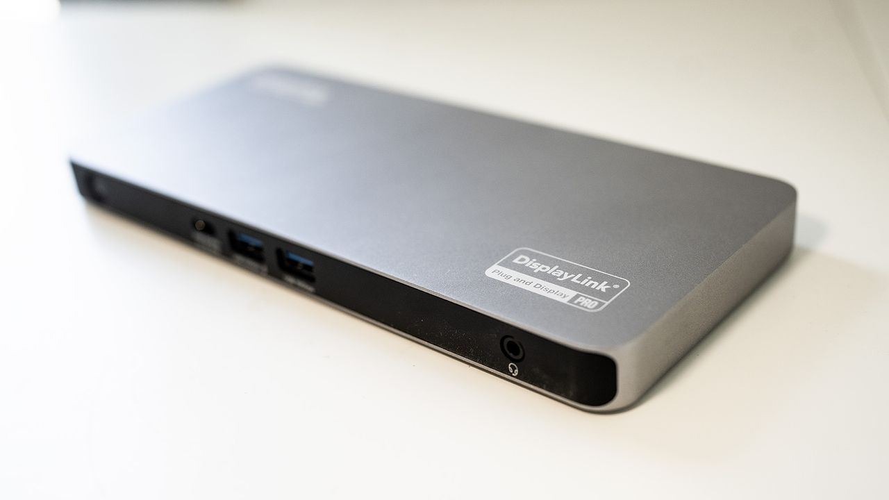 Plugable UD-7400PD dock