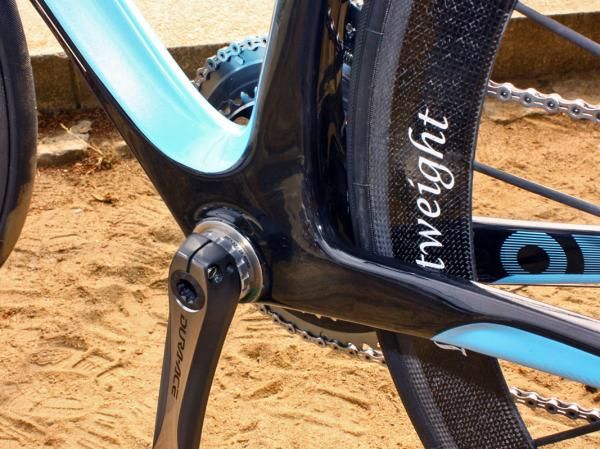 There's a fair bit of material down here but bottom bracket stiffness is still middle-of-the-road in terms of numbers.