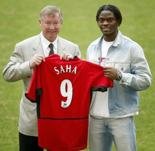 Alex Ferguson with his new signing Louis Saha