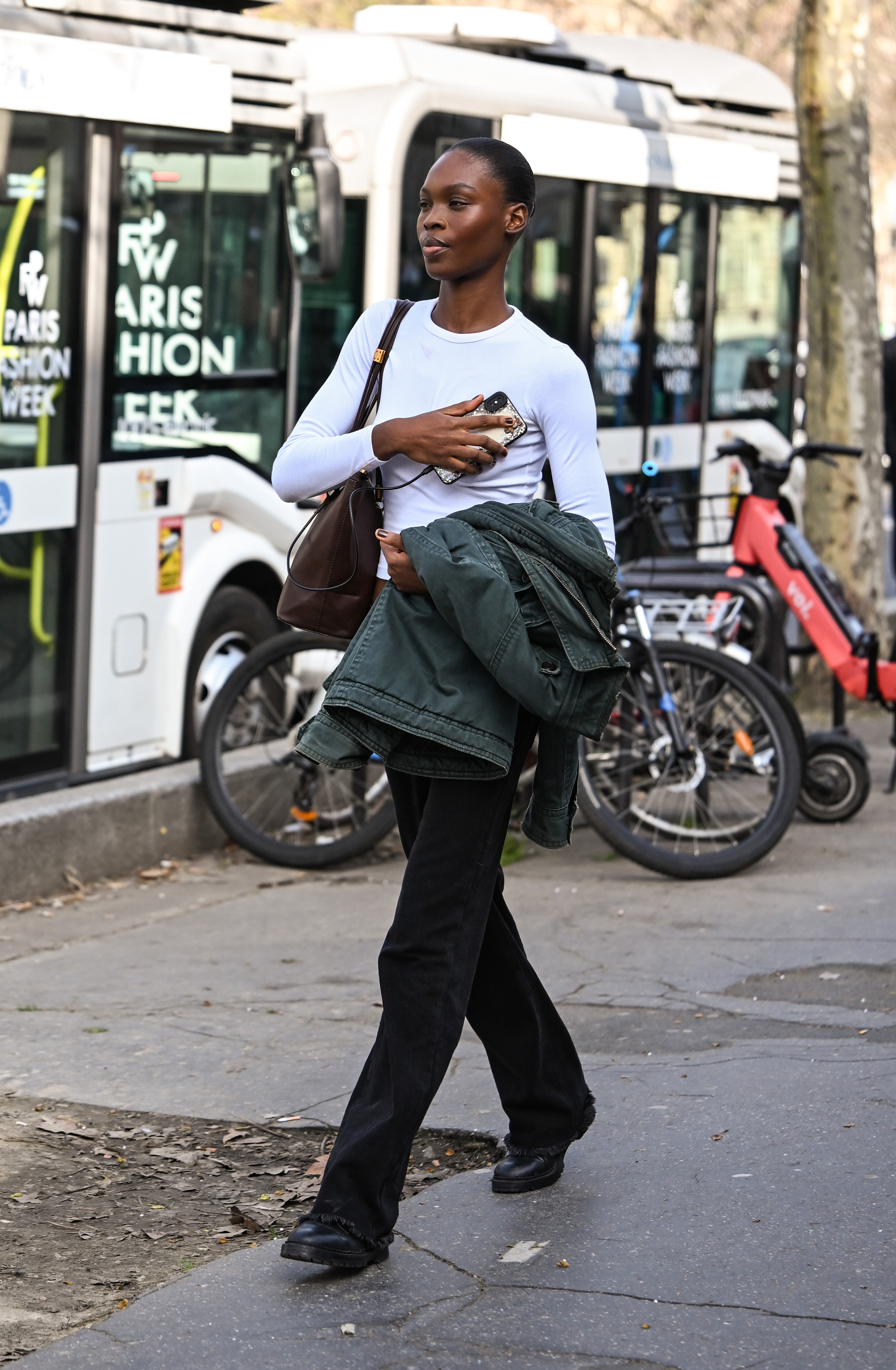 Paris street style outfit.