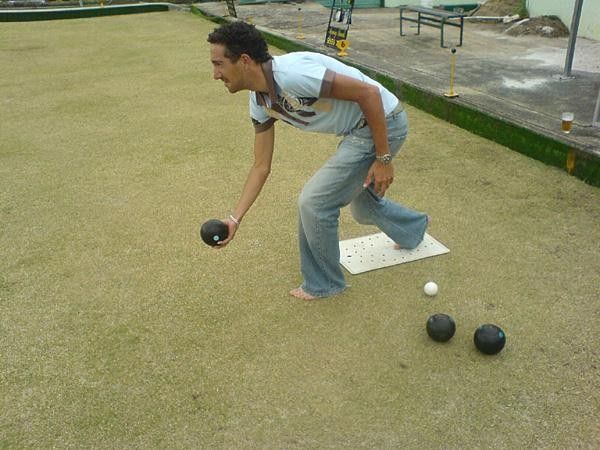 A day on the green: Willo tries his hand at lawn bowls