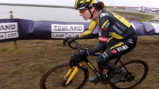 Vos beats Brand to win Dutch cyclo-cross national title