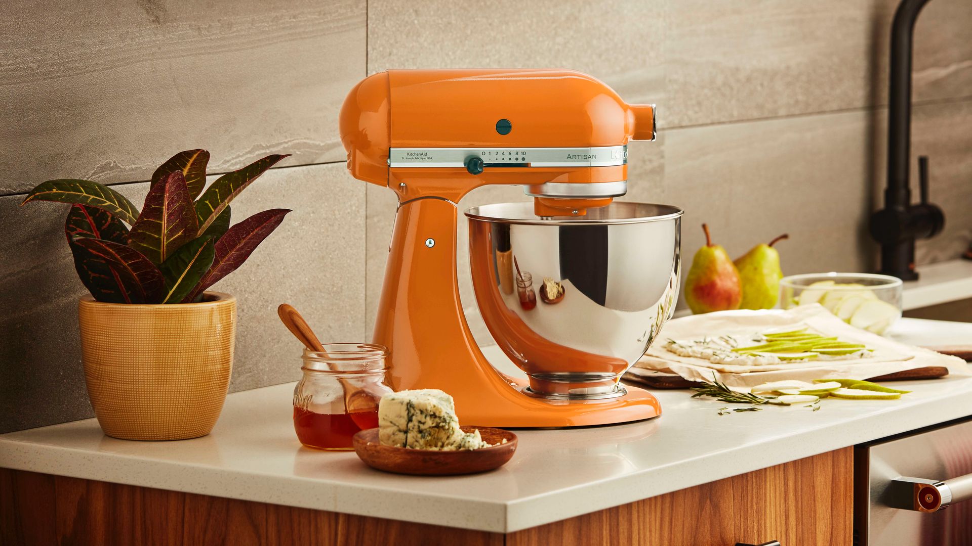 KitchenAid Mixer Tilt-Head 4.8L Artisan 5KSM175PS review: the